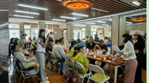 月满中秋暖人心 爱心汇聚共团圆——西城区精神残疾人及亲友协会开展中秋公益联谊活动 月满中秋暖人心 爱心汇聚共团圆——西城区精神残疾人及亲友协会开展中秋公益联谊活动
