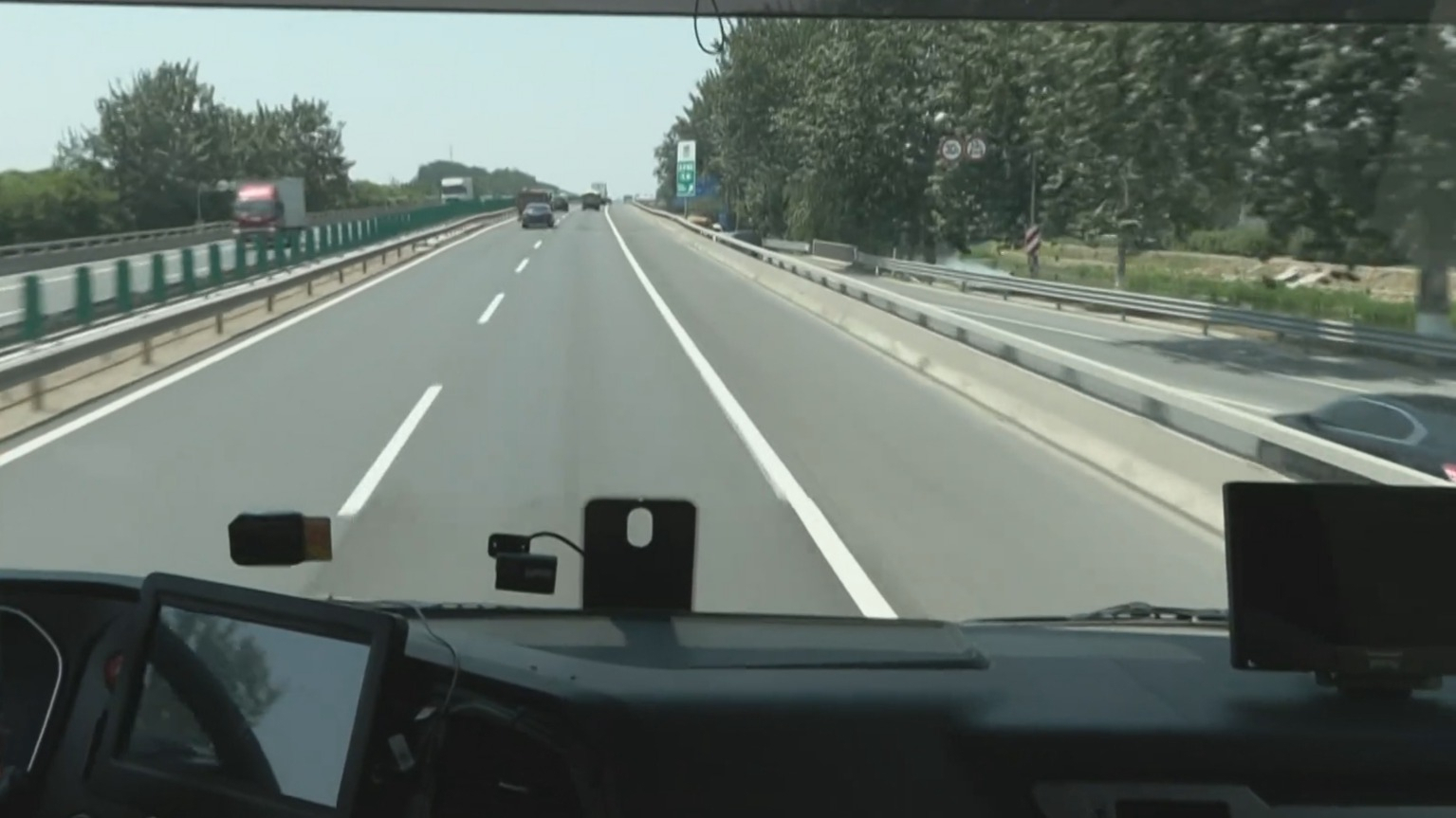 活力中国调研行丨北京企业向世界交付多场景“AI司机” 活力中国调研行丨北京企业向世界交付多场景“AI司机”