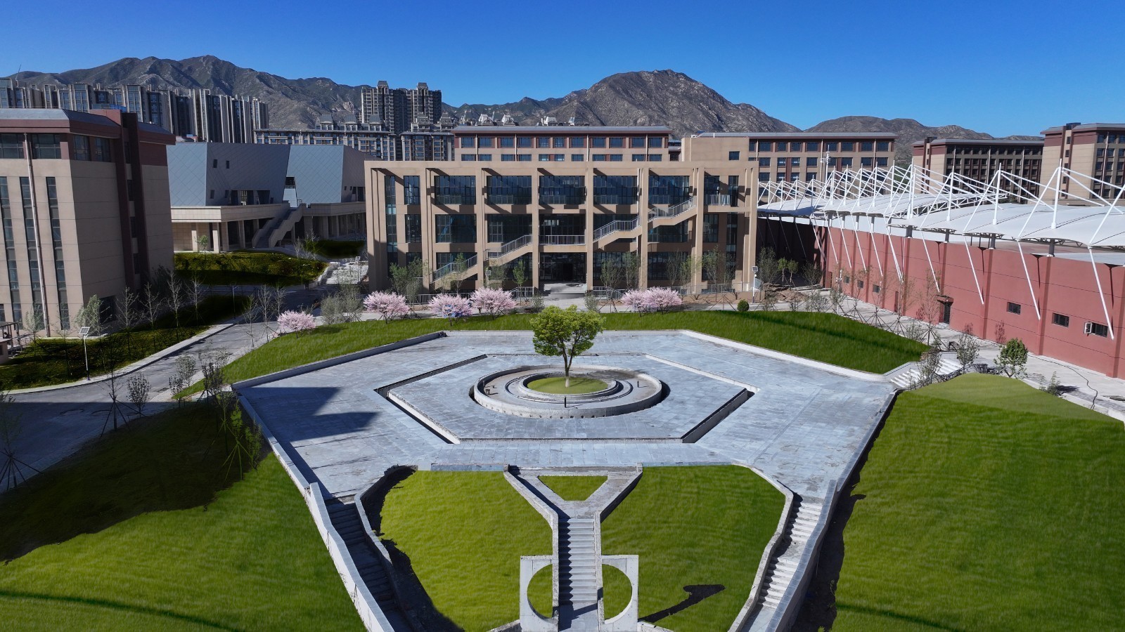 北京信息科技大学张家口校区一期校园基本建成 今年开始招生 北京信息科技大学张家口校区一期校园基本建成 今年开始招生