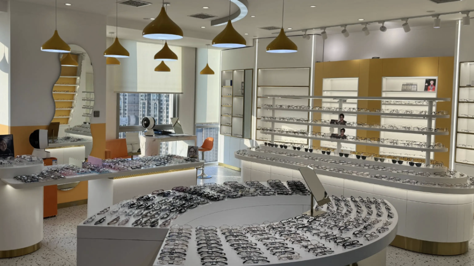 15元镜片卖799元!315揭秘眼镜暴利,法律绝不纵容 15元镜片卖799元!315揭秘眼镜暴利,法律绝不纵容