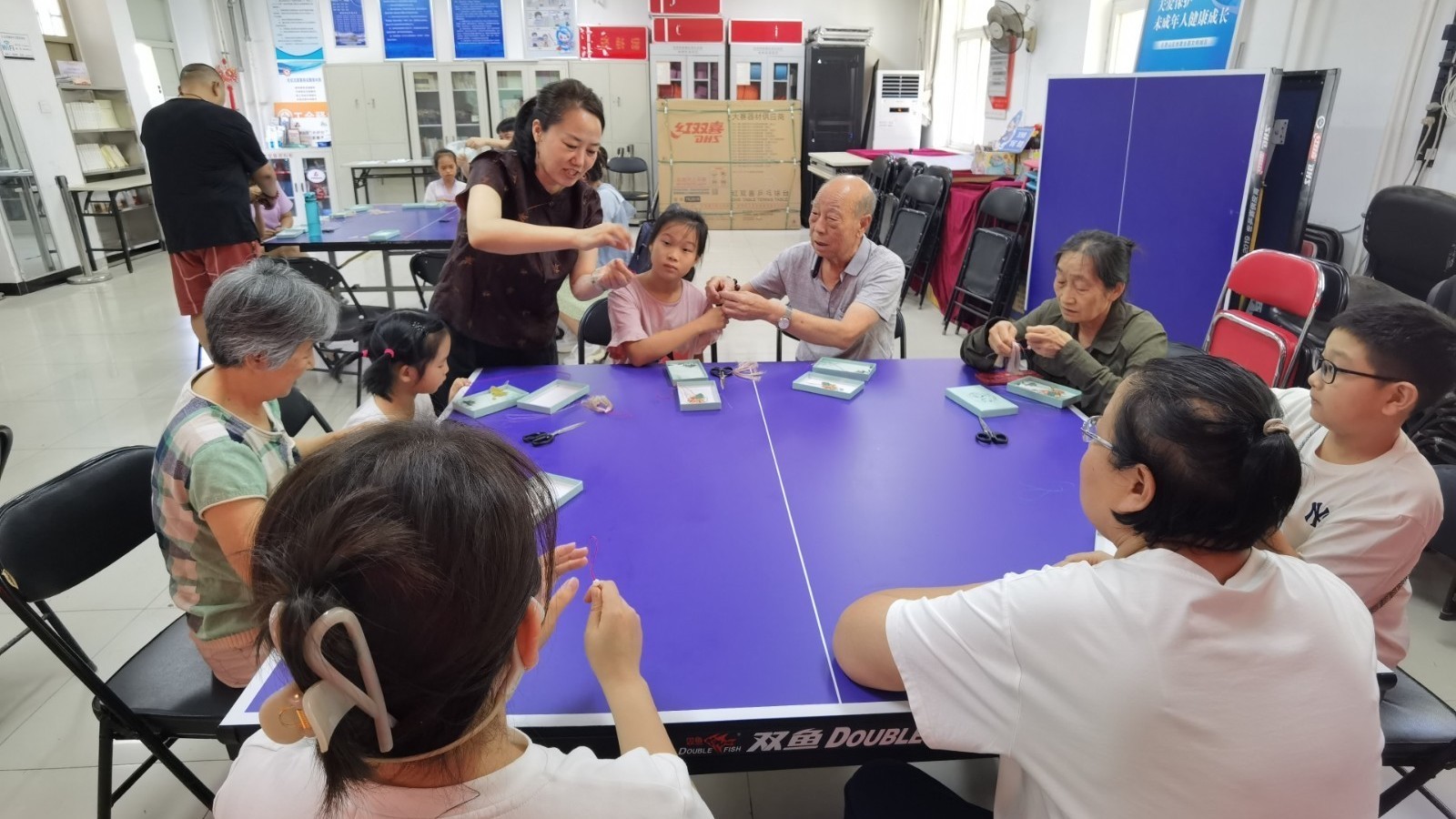 方寸蕴书情 石景山鲁谷街道五芳园社区开展青少年暑期手工制作活动 方寸蕴书情 石景山鲁谷街道五芳园社区开展青少年暑期手工制作活动