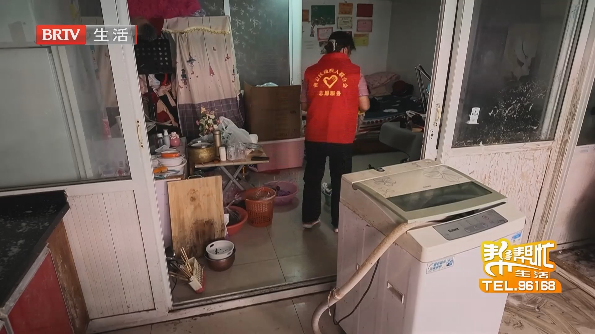 热饭搬到家门口 残疾夫妇乐享一日三餐