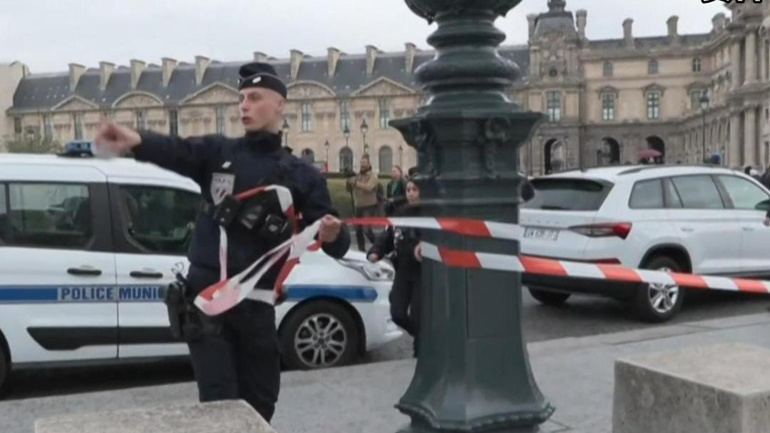 卢浮宫劫案最后一名现场作案嫌犯被立案 失窃珠宝仍下落不明 卢浮宫劫案最后一名现场作案嫌犯被立案 失窃珠宝仍下落不明