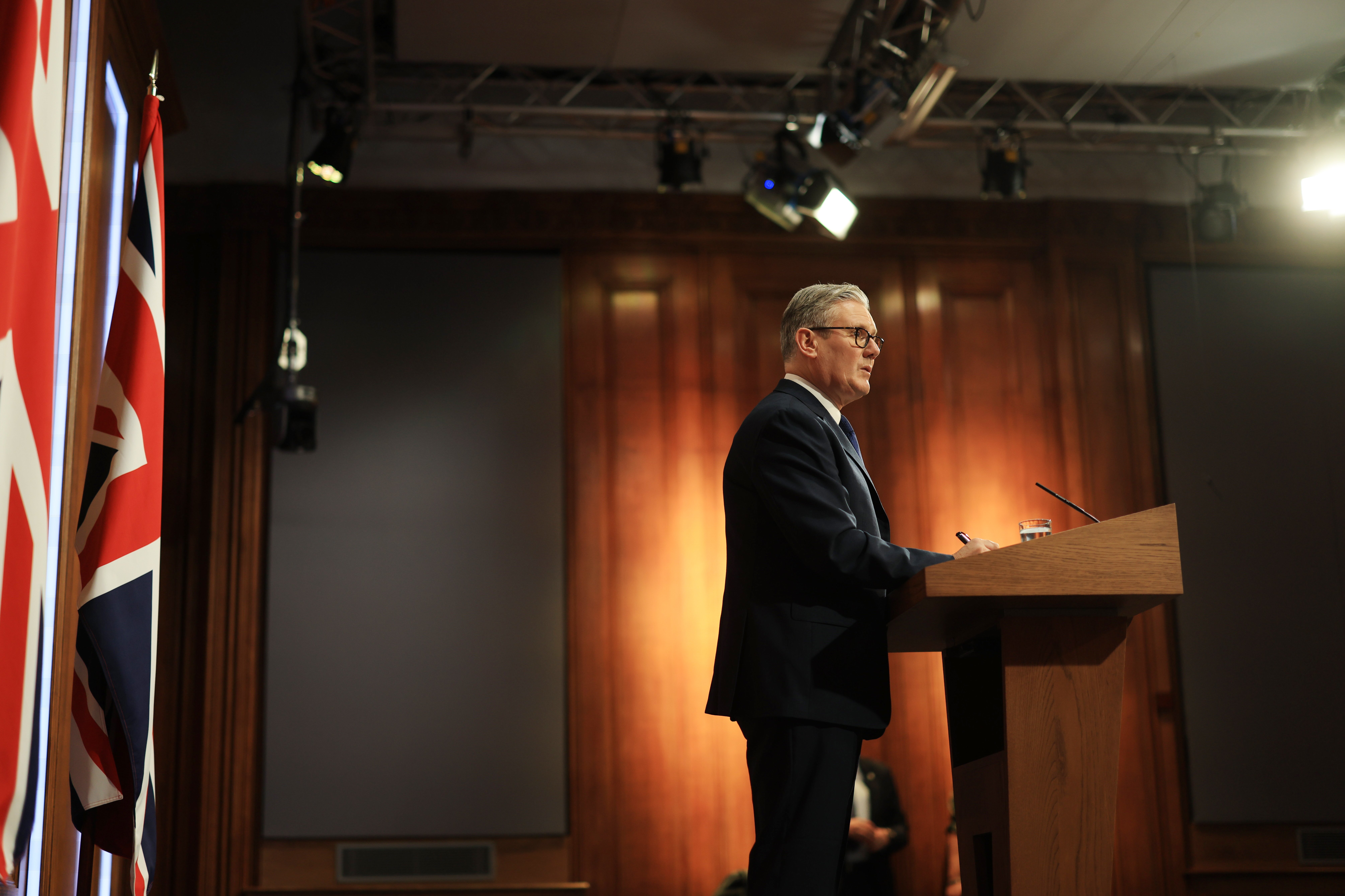 大使任命风波发酵 英首相坚称不辞职 大使任命风波发酵 英首相坚称不辞职