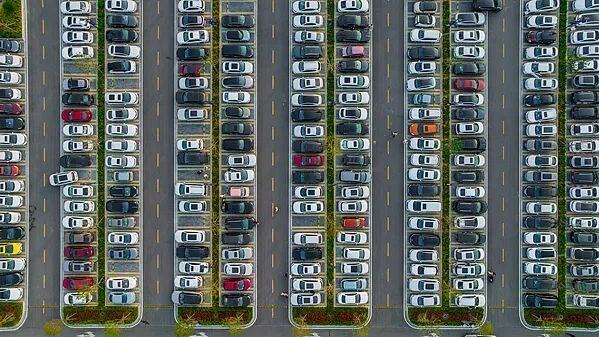 买得起车却停不起车”，停车费怎么定价更合理？