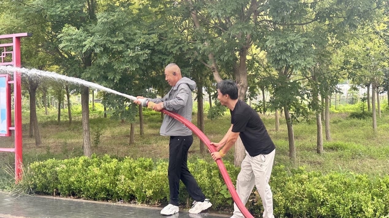 大兴区北臧村镇村庄公寓开展安全防火演练 大兴区北臧村镇村庄公寓开展安全防火演练