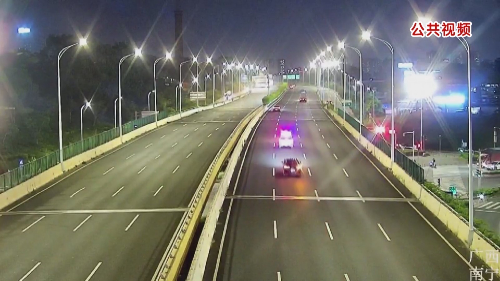 4分钟“穿越”9公里! 交警为断指伤员按下“抢救加速键” 4分钟“穿越”9公里! 交警为断指伤员按下“抢救加速键”