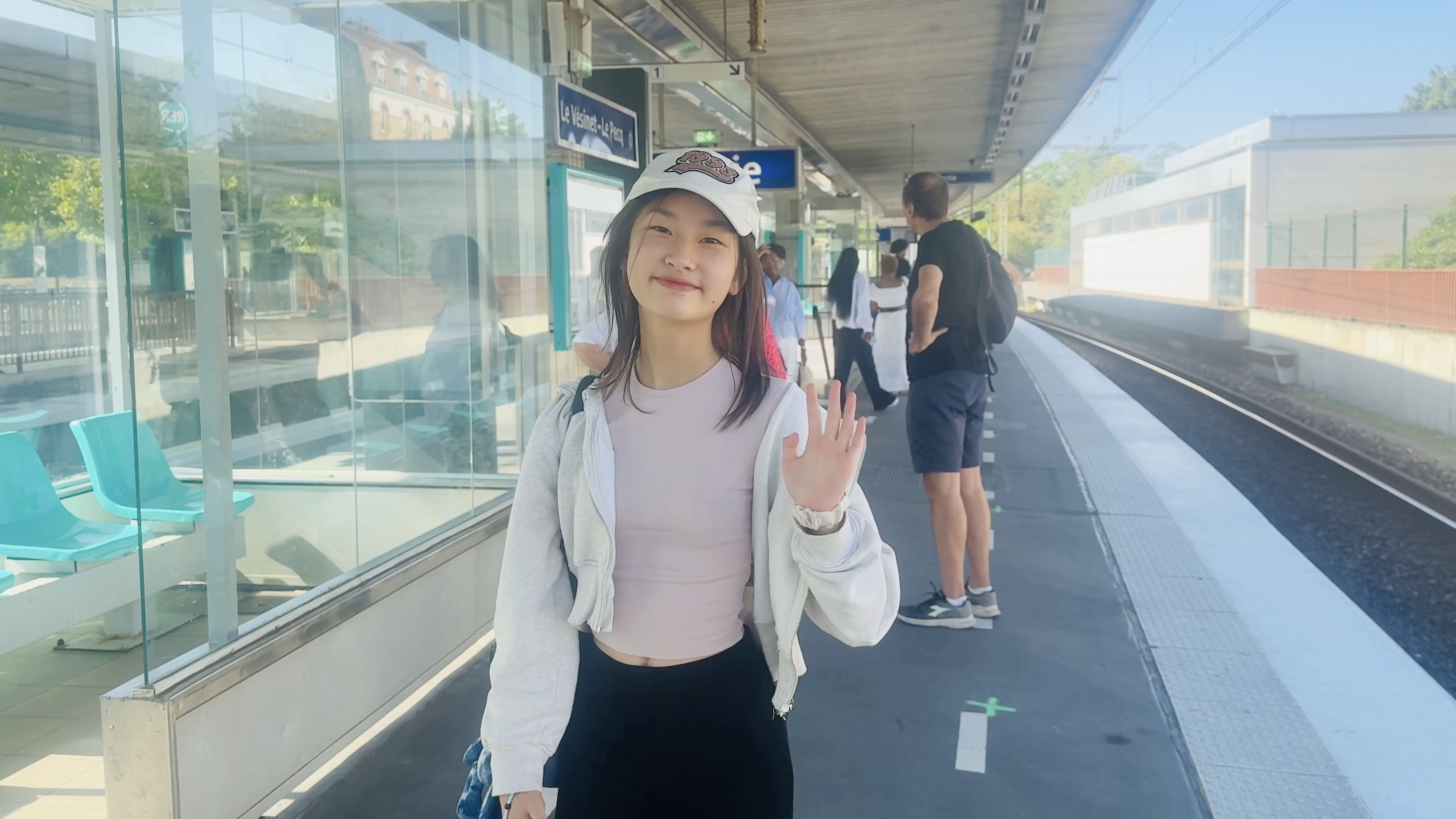 2025华星小记者作品展播: 法国华文教育协会记者站总站 袁一诺 2025华星小记者作品展播: 法国华文教育协会记者站总站 袁一诺