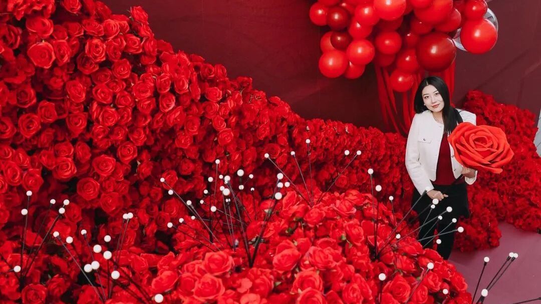 春节逛街 | 惊艳15000朵玫瑰极致浪漫！花路“财”路，谁走谁美~