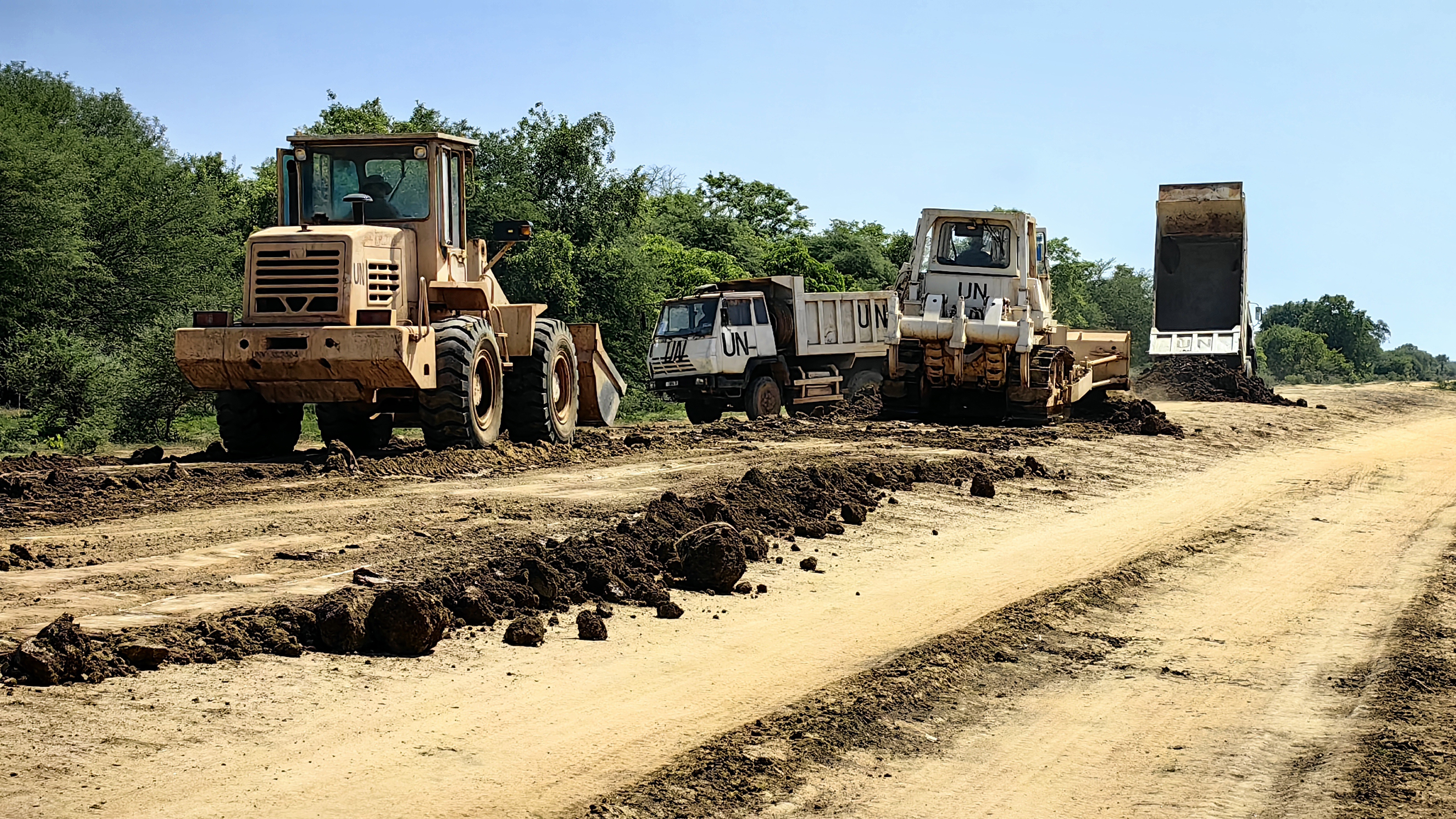 我维和工兵分队圆满完成“通季至罗米奇”主补给线道路修复任务 我维和工兵分队圆满完成“通季至罗米奇”主补给线道路修复任务