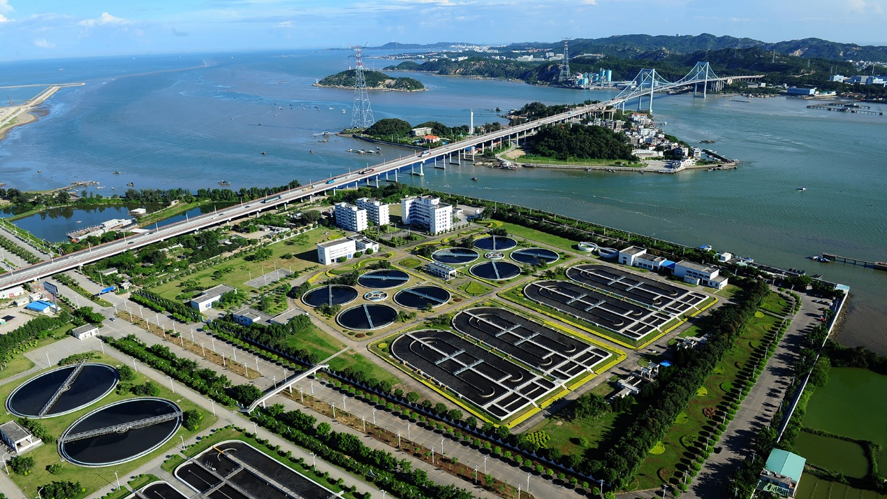 两年两次谴责 广东富商“黄建勲兄妹”深陷14.88亿占用案 身家超150亿 两年两次谴责 广东富商“黄建勲兄妹”深陷14.88亿占用案 身家超150亿