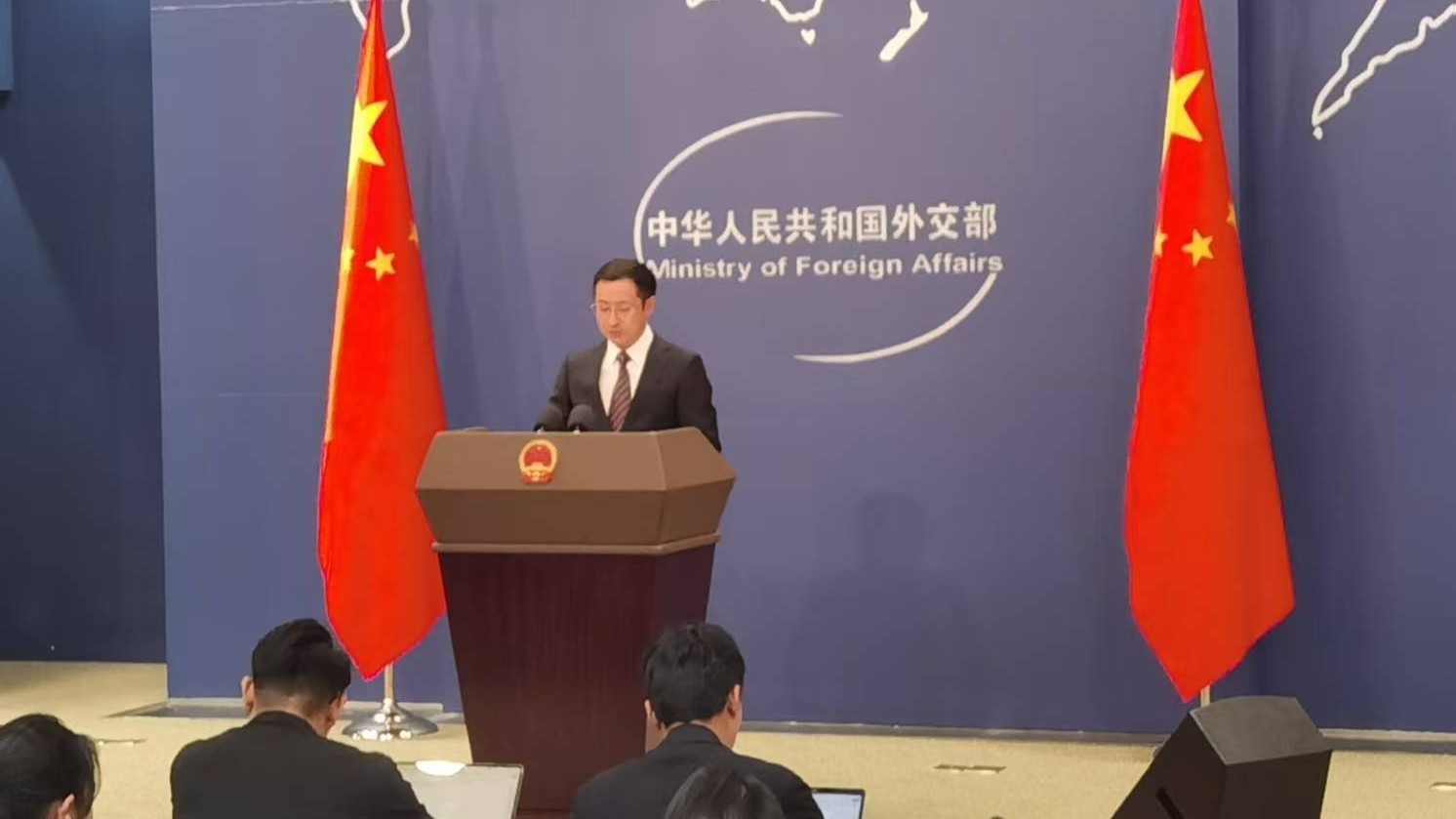 长和集团获准出售巴拿马运河港口以外的港口？外交部：没有根据