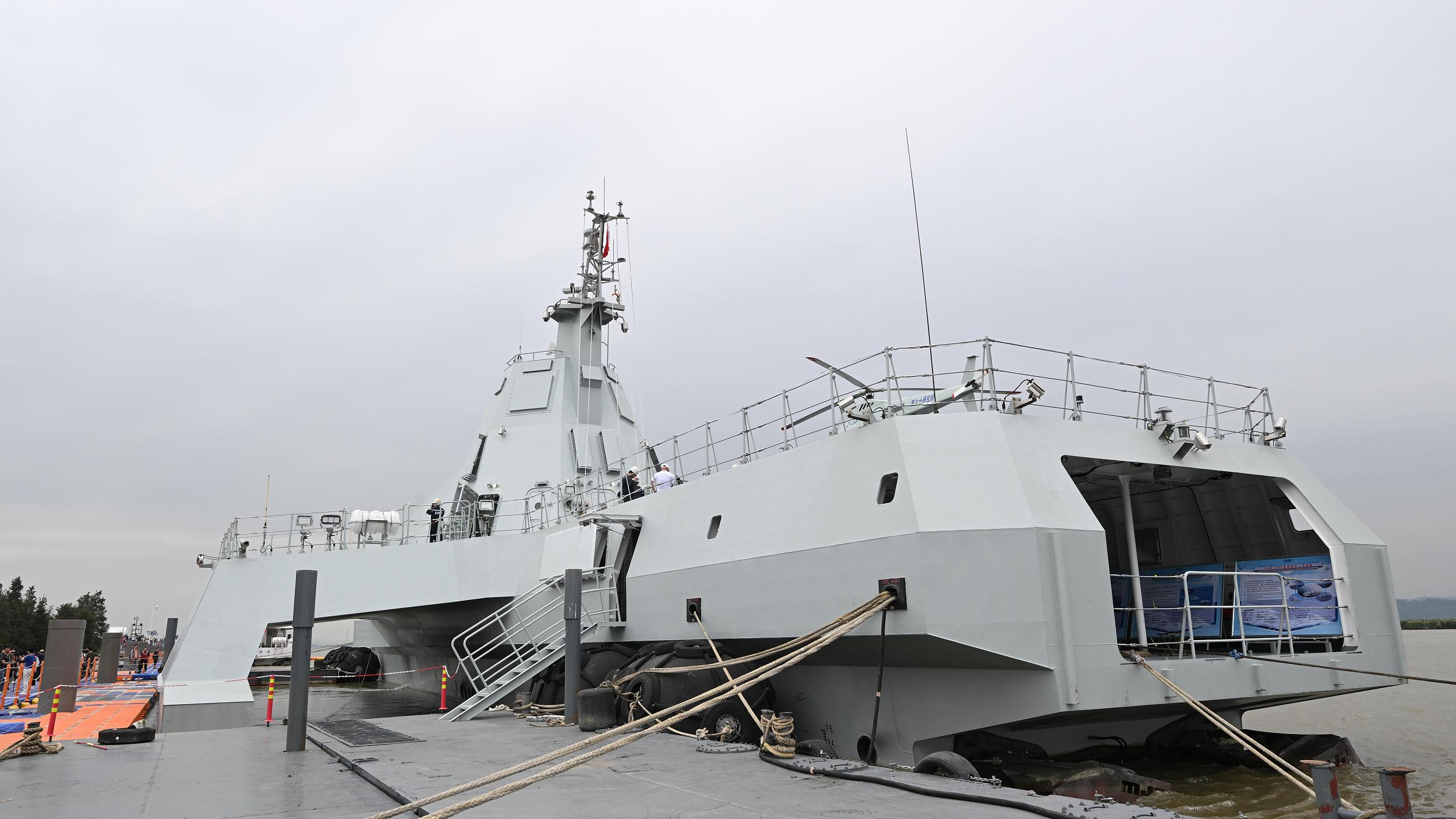 巨无霸!我国无人作战艇“虎鲸”首次公开亮相 巨无霸!我国无人作战艇“虎鲸”首次公开亮相