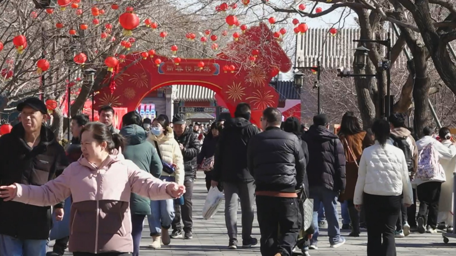 “京”彩中国年丨大年初一全市公园新春游园会迎客93万人次 “京”彩中国年丨大年初一全市公园新春游园会迎客93万人次