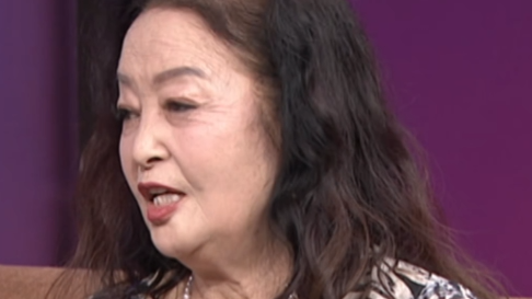 前夫患癌 她不计前嫌贴身陪护