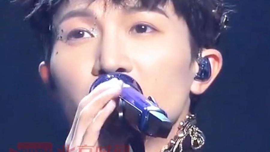 周深演唱电影《挽救计划》中文主题曲《修星星的人》 周深演唱电影《挽救计划》中文主题曲《修星星的人》