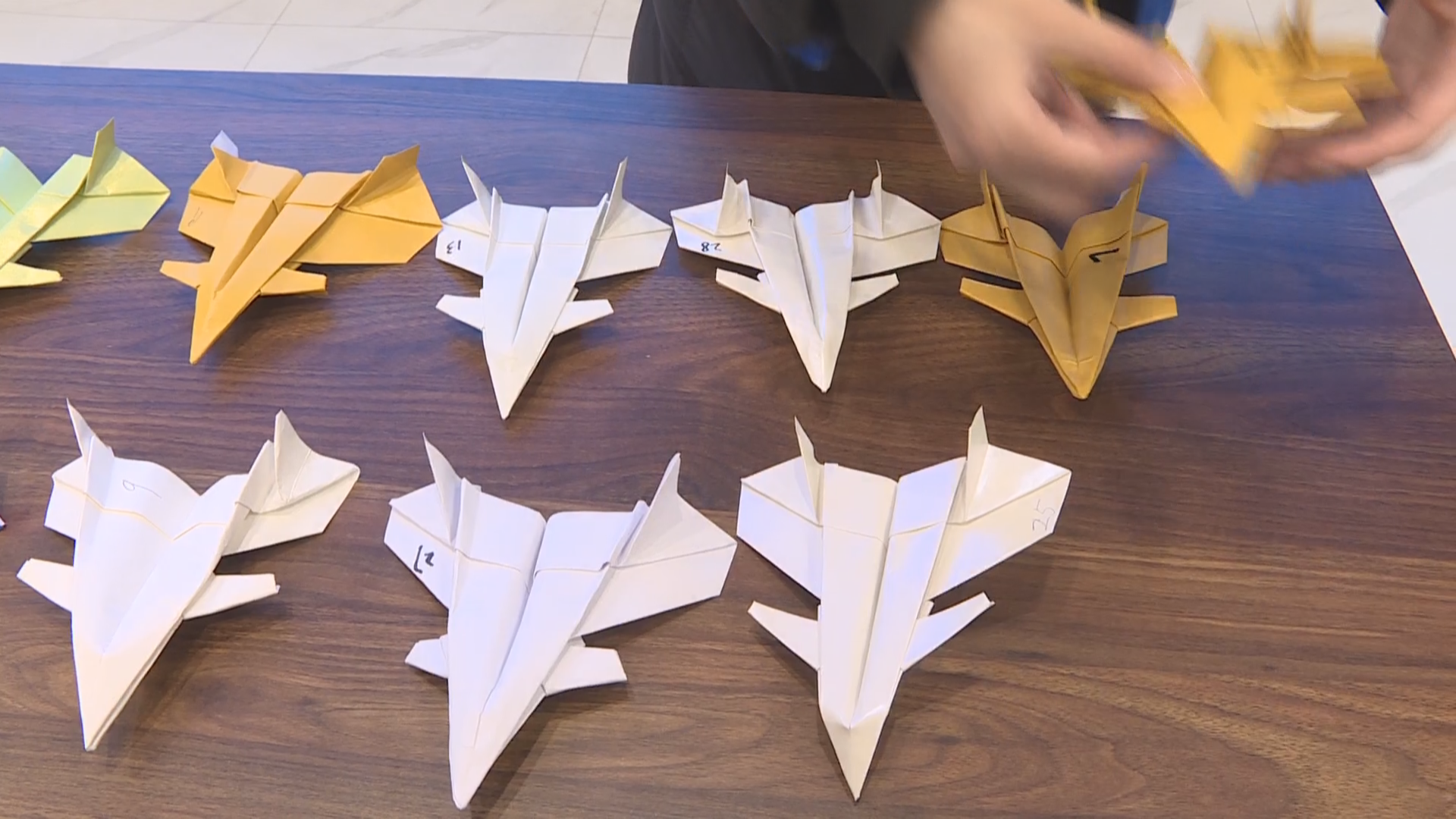 折纸飞机大赛 让青少年爱上科技创新 折纸飞机大赛 让青少年爱上科技创新