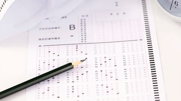 辟谣丨上海、成都辟谣“取消中考” 辟谣丨上海、成都辟谣“取消中考”