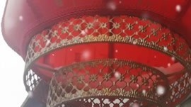 元宵花会进商圈，烟火气里迎新春。