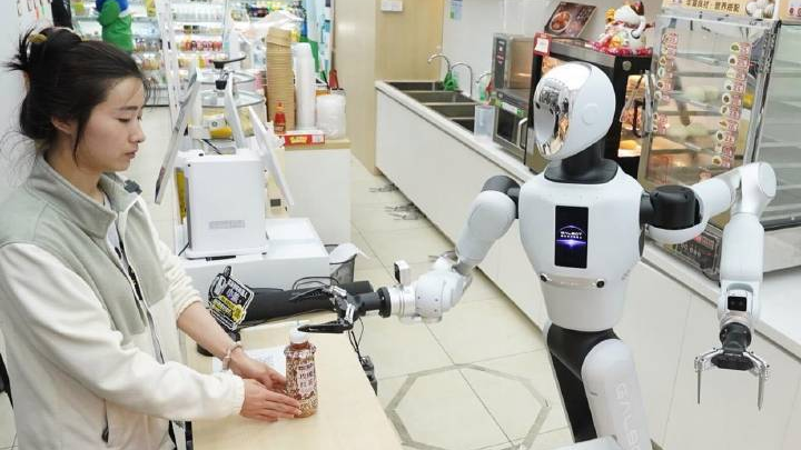 春晚同款机器人正式入职北京便利店 春晚同款机器人正式入职北京便利店
