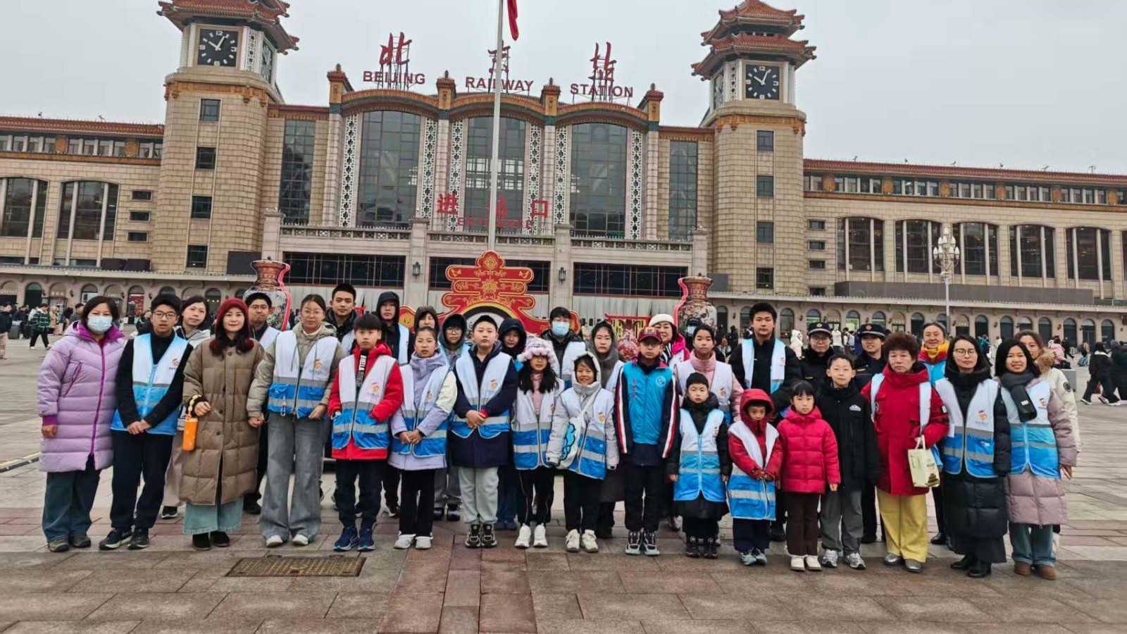 珐琅灯耀北京站 指尖非遗暖归途