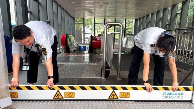 北京降雨:地铁晚高峰最大运力投放时间提前延后1.5小时 北京降雨:地铁晚高峰最大运力投放时间提前延后1.5小时