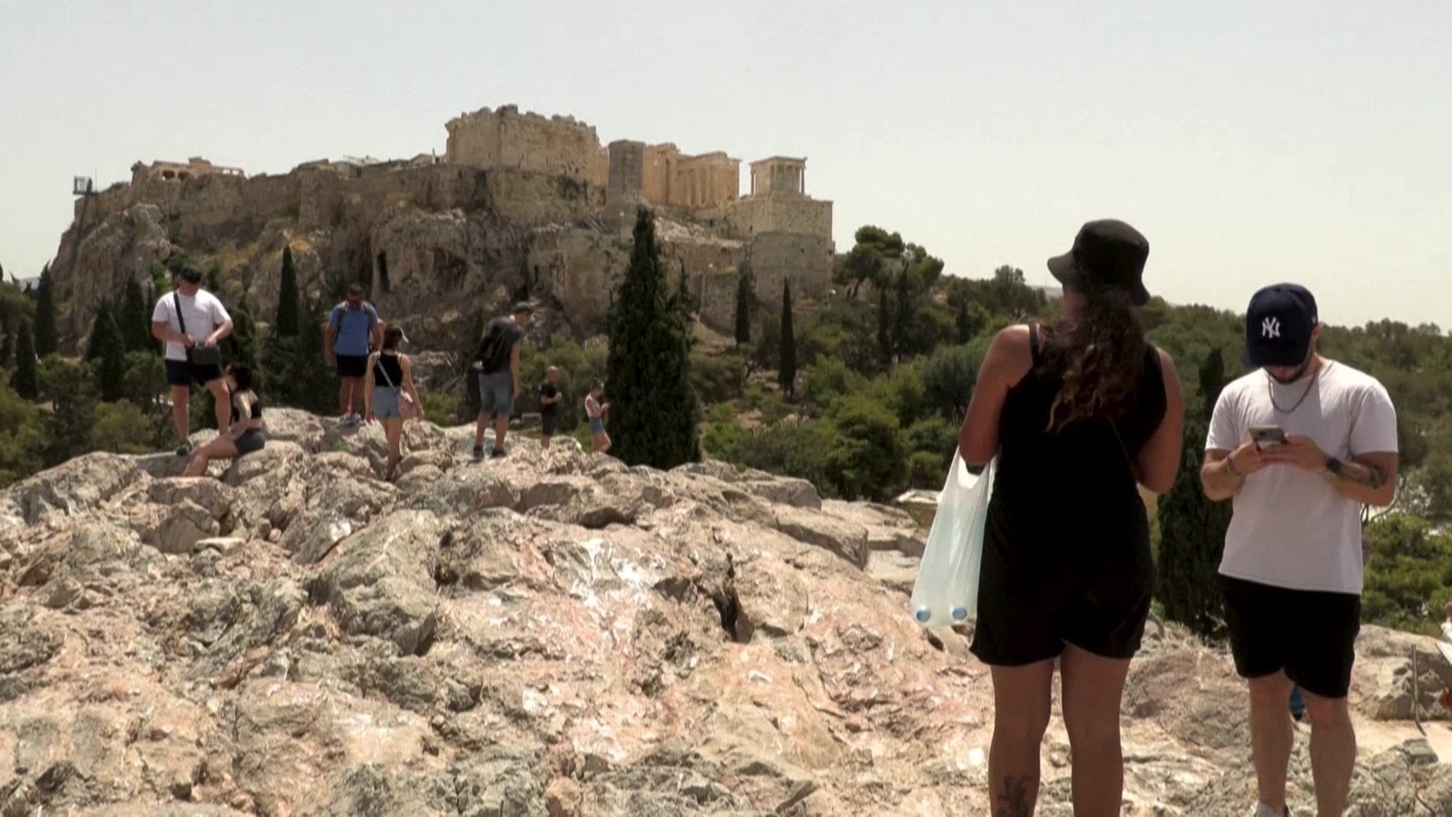 今夏首场热浪来袭 希腊关闭部分学校和雅典卫城 今夏首场热浪来袭 希腊关闭部分学校和雅典卫城