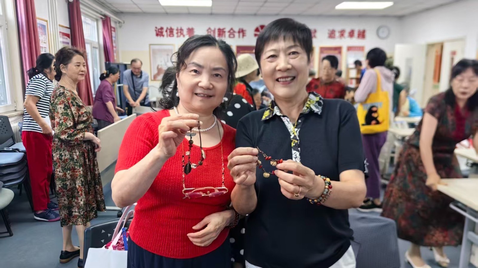 药香润心 巧手传韵——尚家楼社区开展中药合香手串手工体验活动 药香润心 巧手传韵——尚家楼社区开展中药合香手串手工体验活动