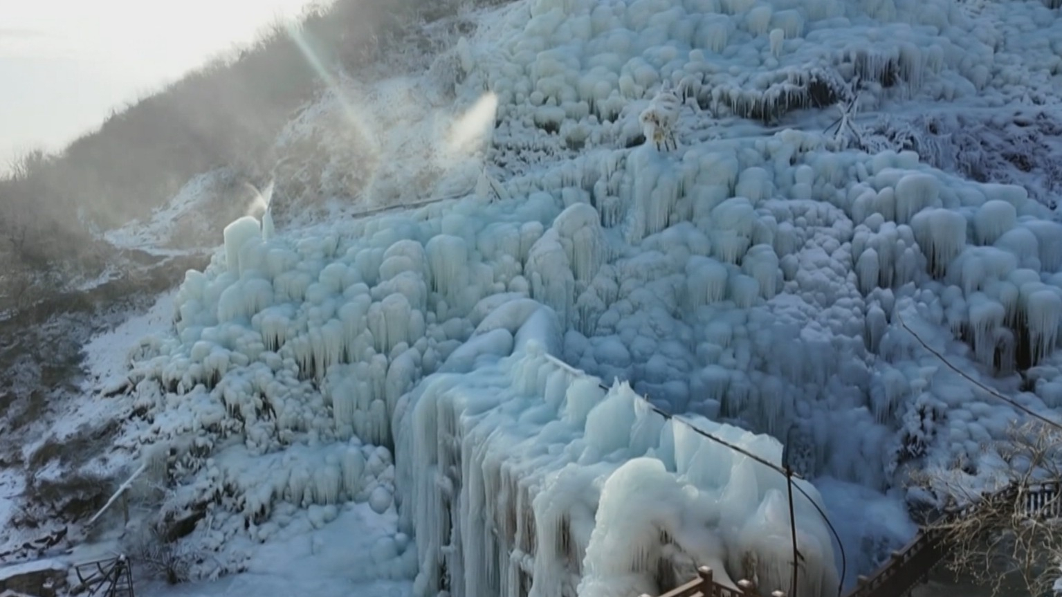 京西福地冰瀑奇观 神泉峡再展冬韵画卷 京西福地冰瀑奇观 神泉峡再展冬韵画卷