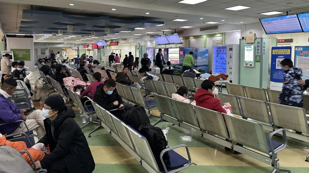 北京进入流感高峰期！记者在北京儿童医院看到……