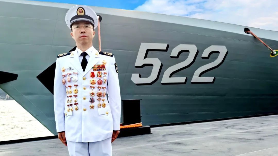 舰炮作笔写深蓝——记“最美新时代革命军人”马少利 舰炮作笔写深蓝——记“最美新时代革命军人”马少利