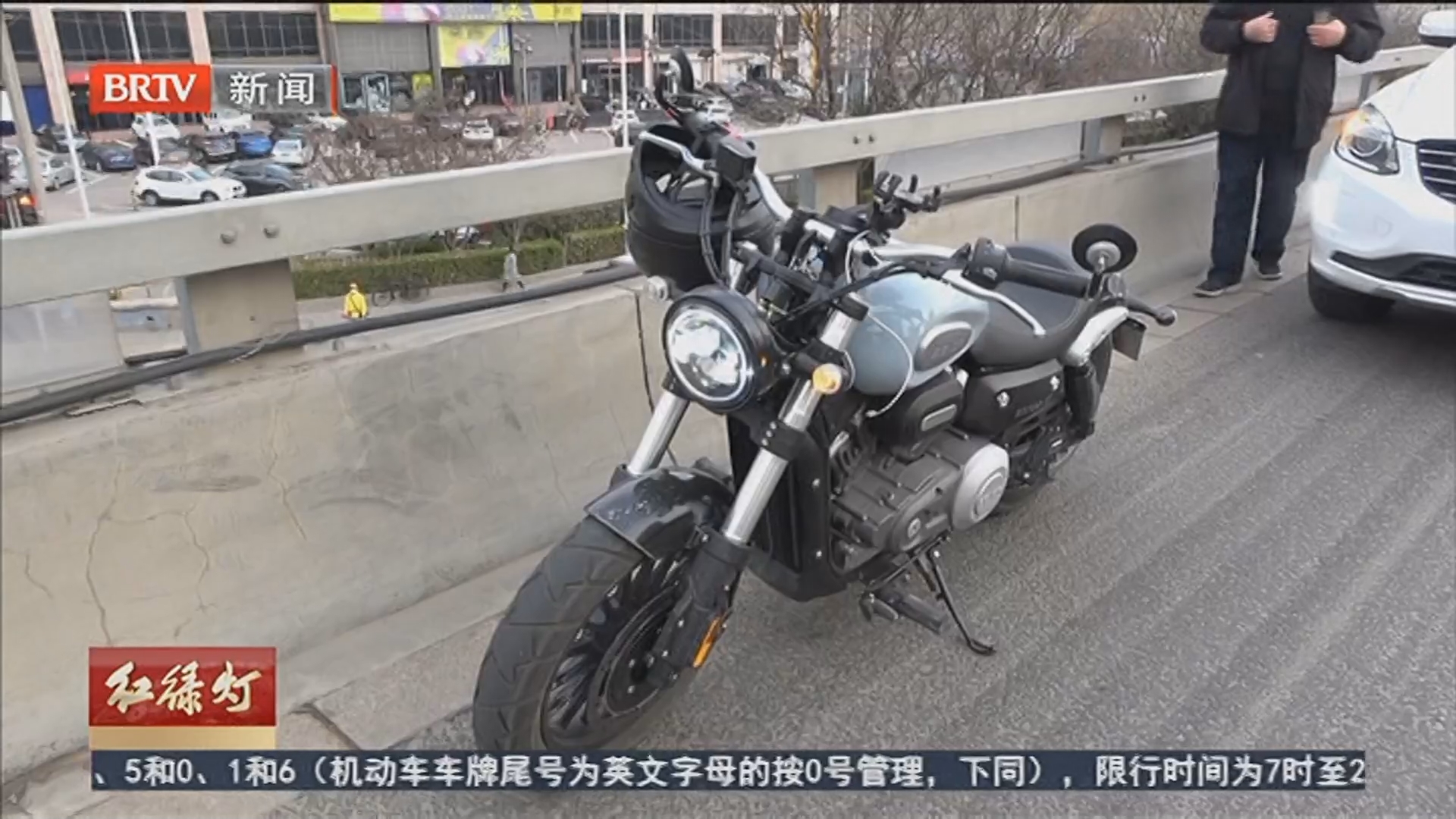 已到摩托出行高峰期 交管部门开始严查