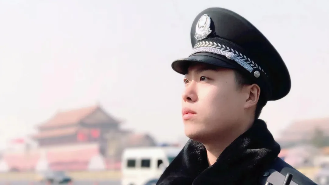 执笔为刃，也能守护万家灯火