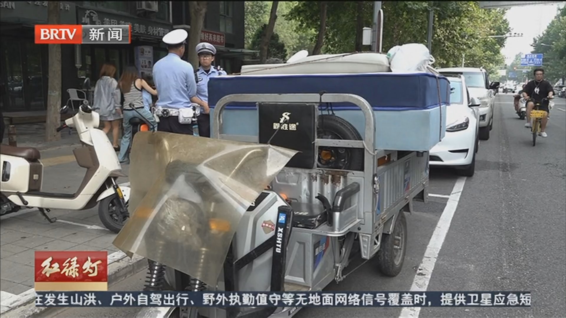 没戴头盔闯禁行 一查竟还酒驾了