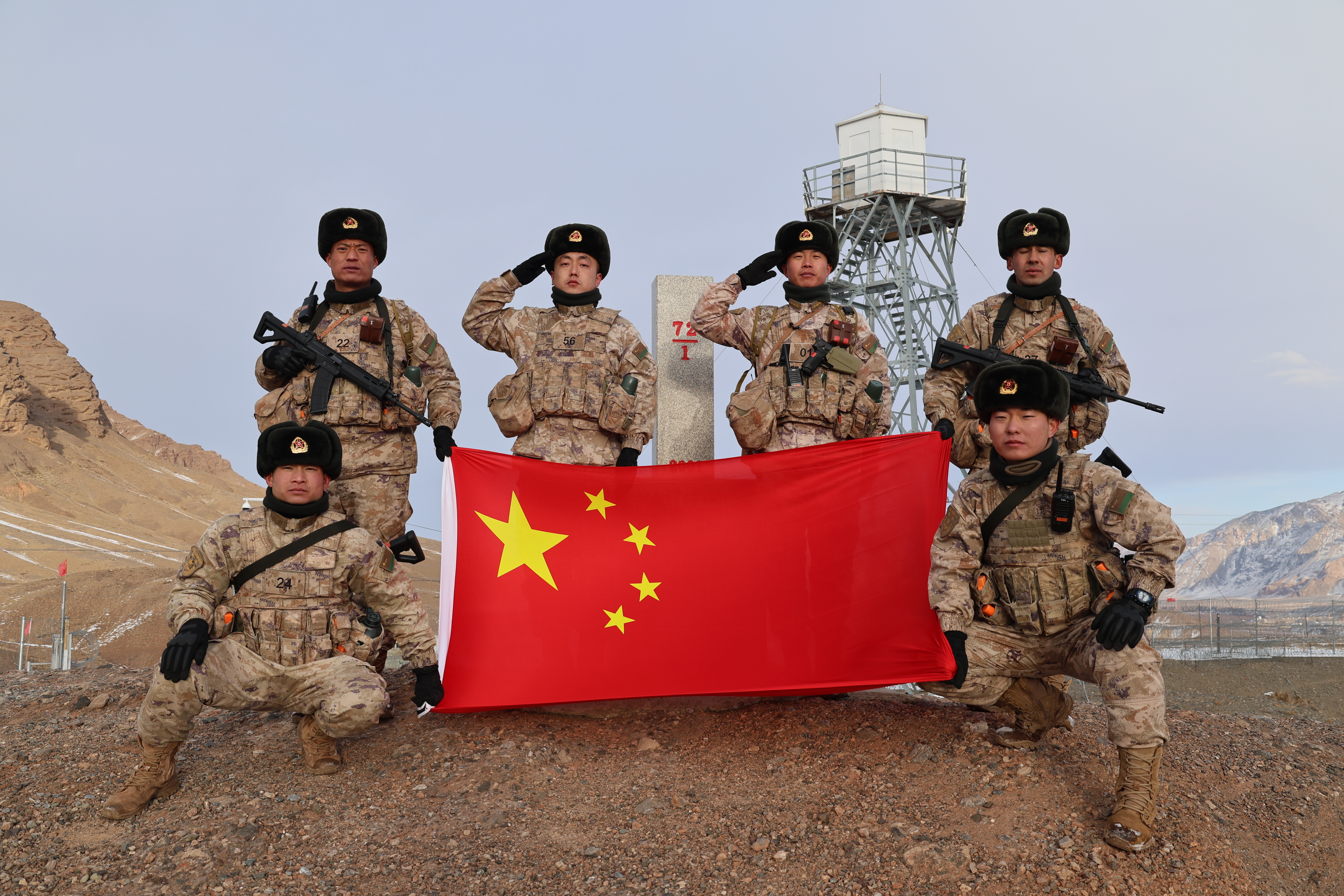 西陲第一哨:祖国最西端边防官兵踏雪巡逻守家国 西陲第一哨:祖国最西端边防官兵踏雪巡逻守家国