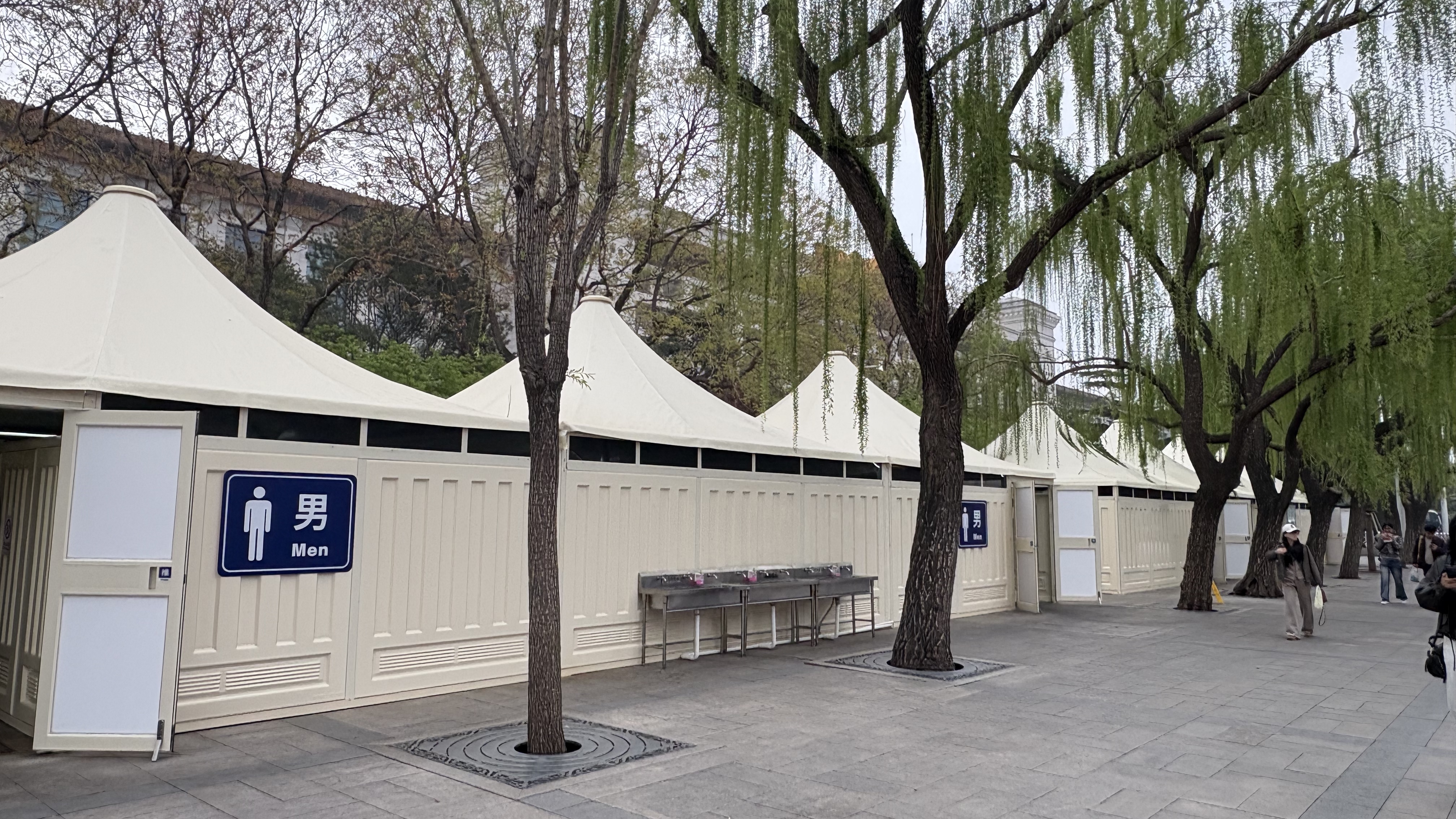 天安门地区帐篷式临时厕所全面升级 天安门地区帐篷式临时厕所全面升级
