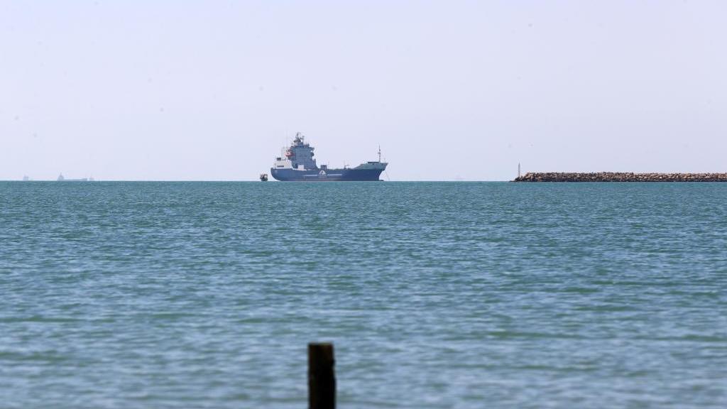 中东乱局中 苏伊士运河繁忙不再 中东乱局中 苏伊士运河繁忙不再