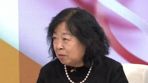 离异老妈和女儿同住 总感觉自己多余