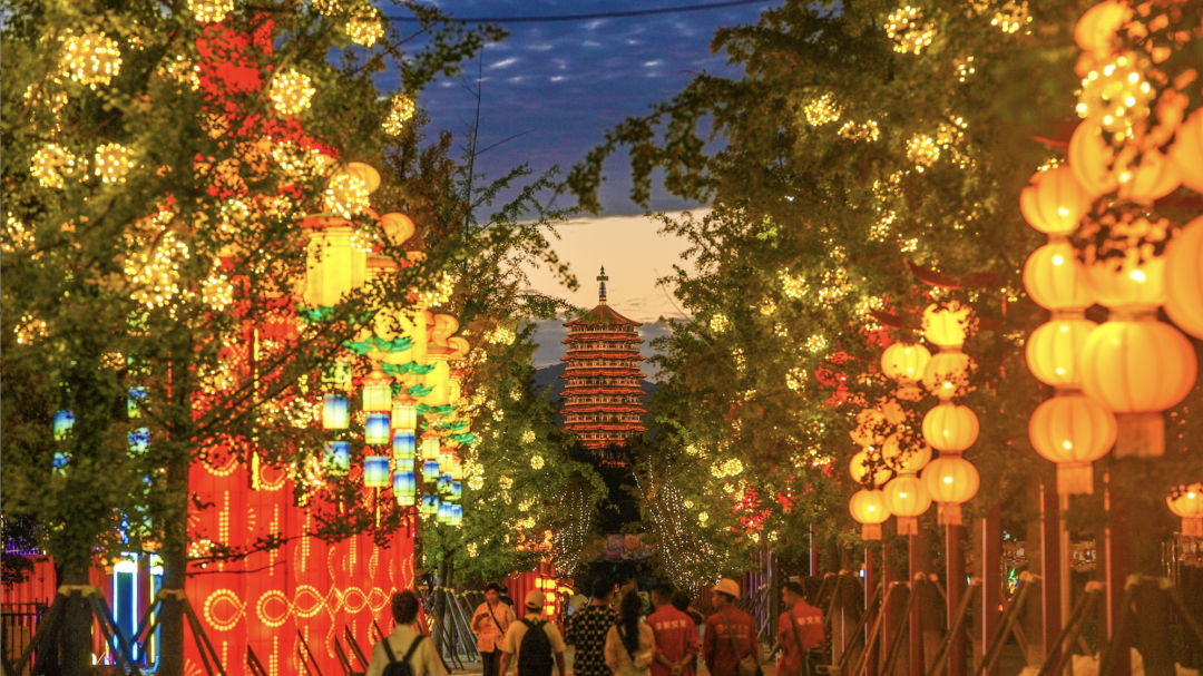 主持人带您逛灯展,亮点提前看!京城最大灯会,周日点亮! 主持人带您逛灯展,亮点提前看!京城最大灯会,周日点亮!