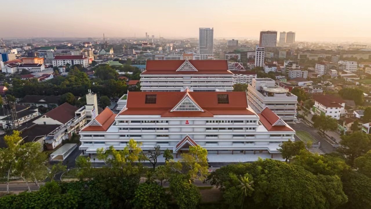 市属国企助力!援建老挝玛霍索综合医院大楼落成 市属国企助力!援建老挝玛霍索综合医院大楼落成