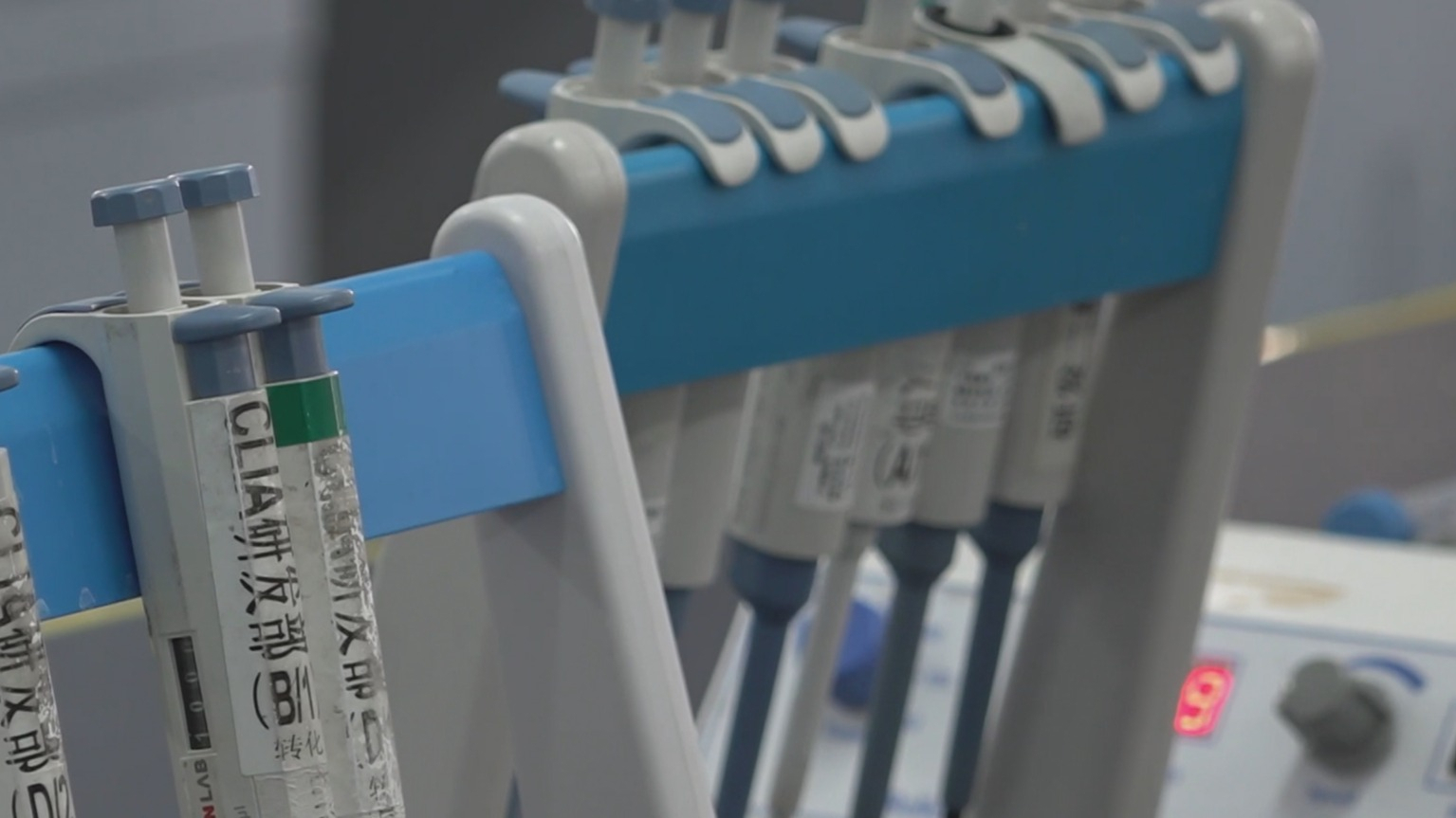 产业协同“链”出新质生产力 京津冀经济总量连跨6个万亿元台阶 产业协同“链”出新质生产力 京津冀经济总量连跨6个万亿元台阶