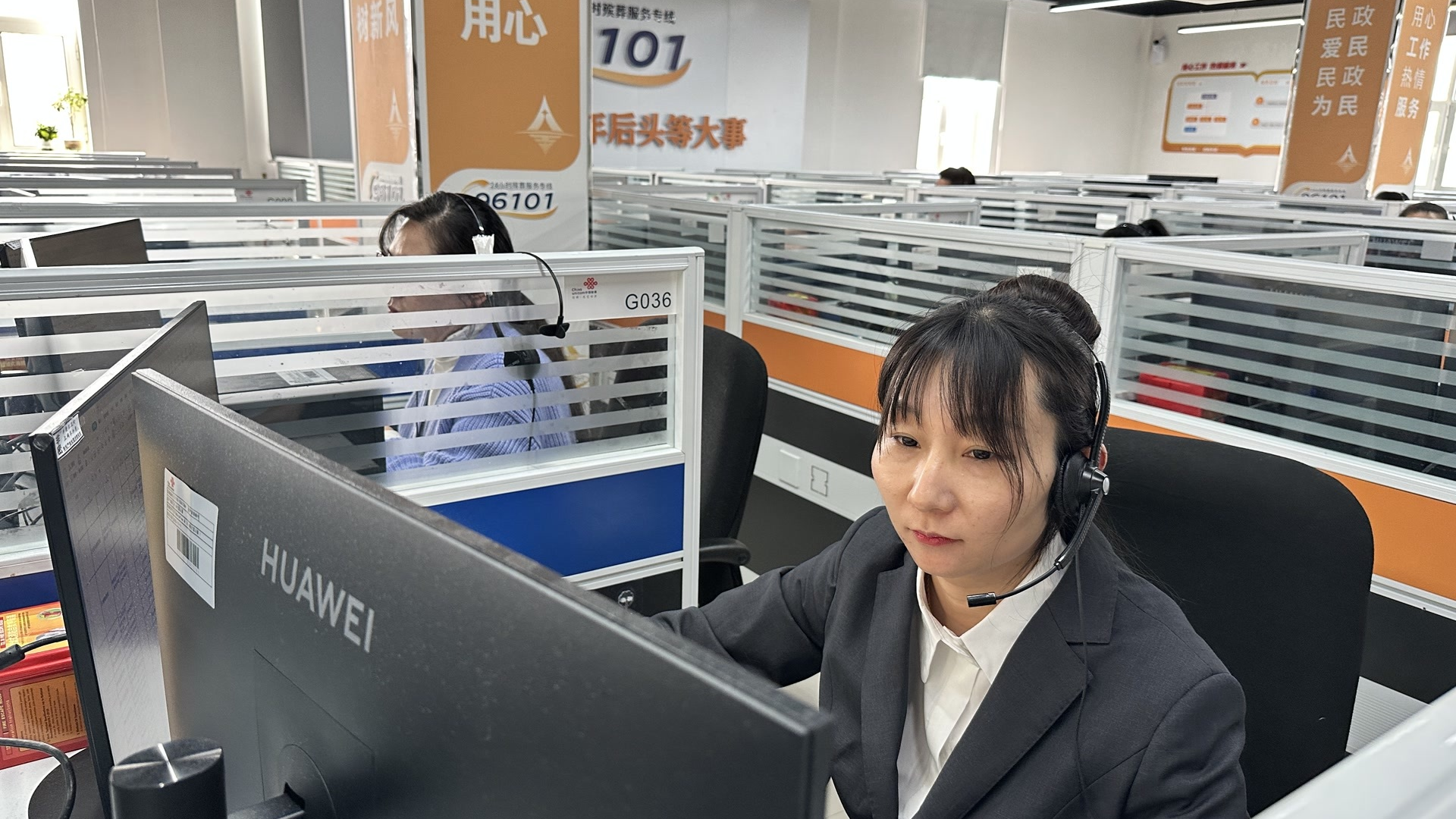 她们,用温柔托举最后的告别 她们,用温柔托举最后的告别