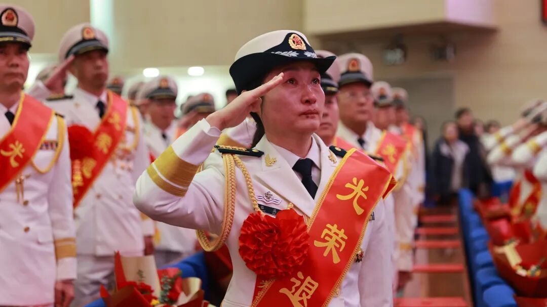 惜别军营!北部战区海军举行大校军官退役仪式 惜别军营!北部战区海军举行大校军官退役仪式