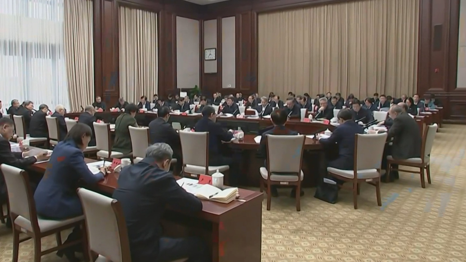 市委常委会召开扩大会议传达学习中央经济工作会议精神 市委书记尹力主持会议 市委常委会召开扩大会议传达学习中央经济工作会议精神 市委书记尹力主持会议