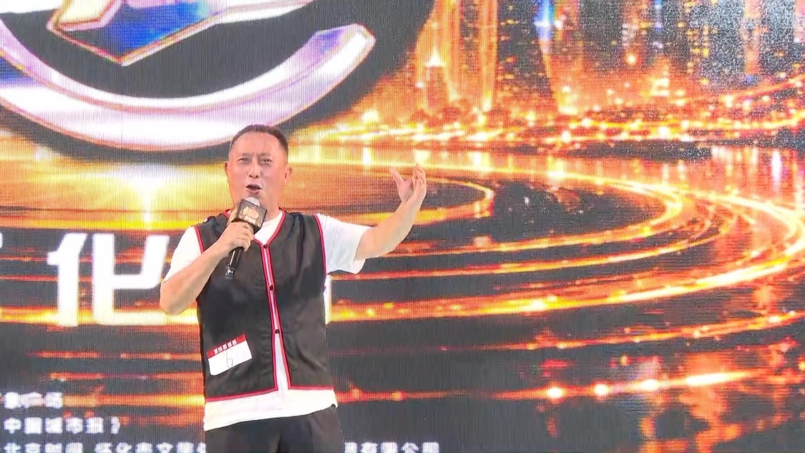 B006号选手杨隆贵演唱《情姐下河洗衣服》