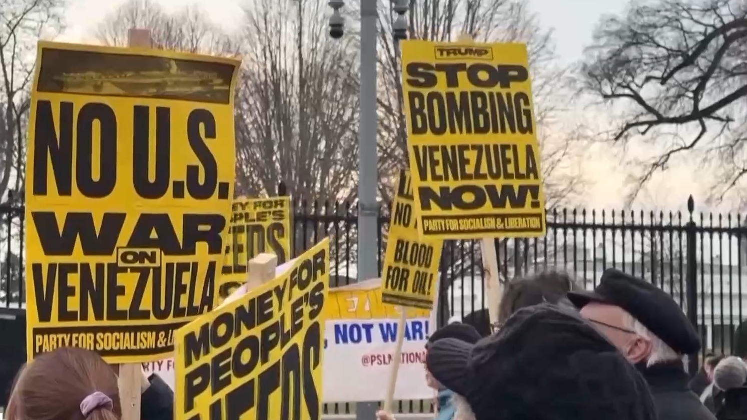 反对美军事侵略委内瑞拉 全球多地举行抗议示威 反对美军事侵略委内瑞拉 全球多地举行抗议示威