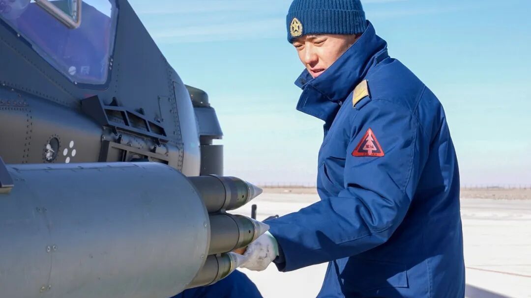 冬日高原，直升机昼夜出击！