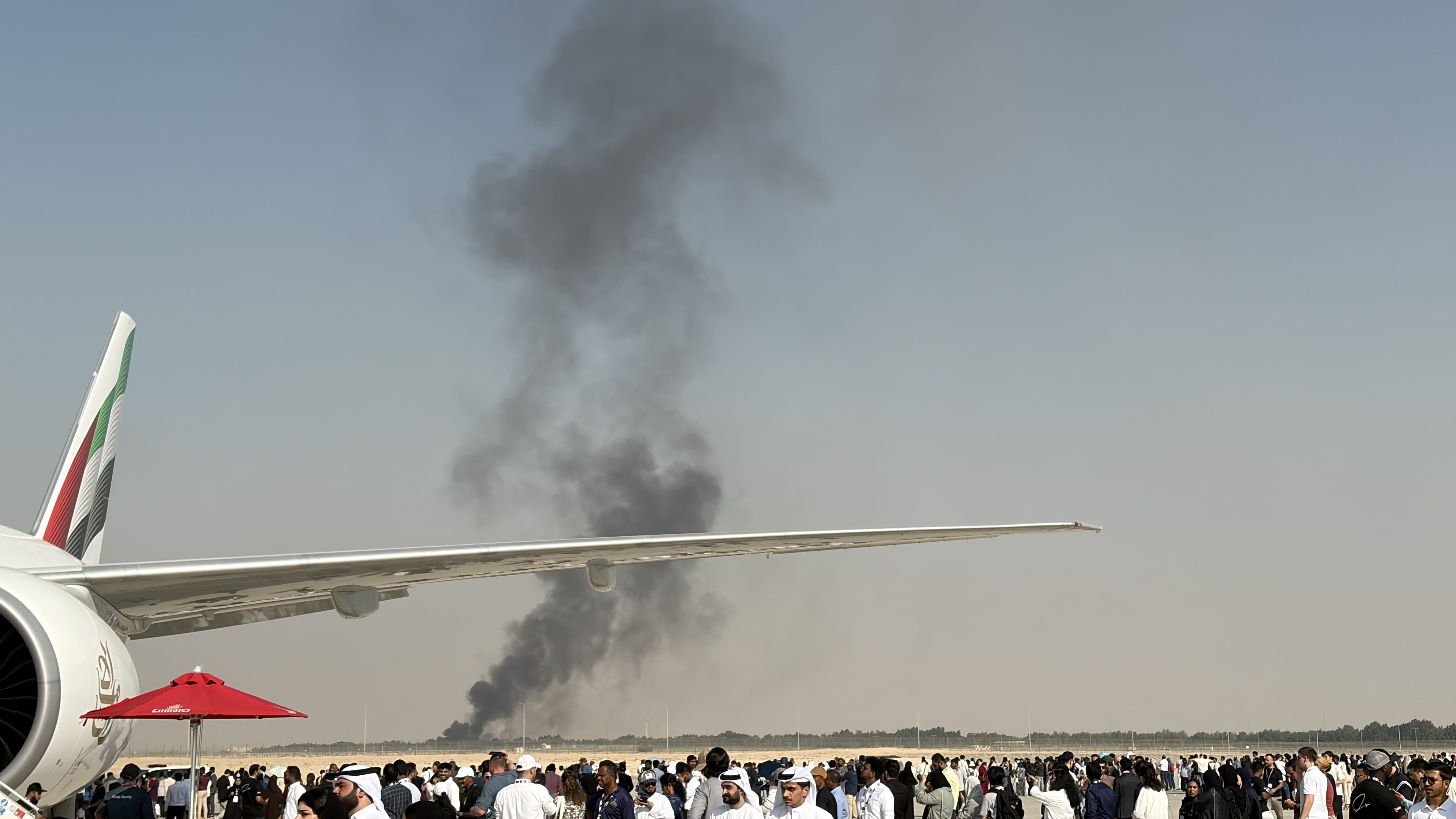 印度国产“光辉”战机在迪拜航展坠毁