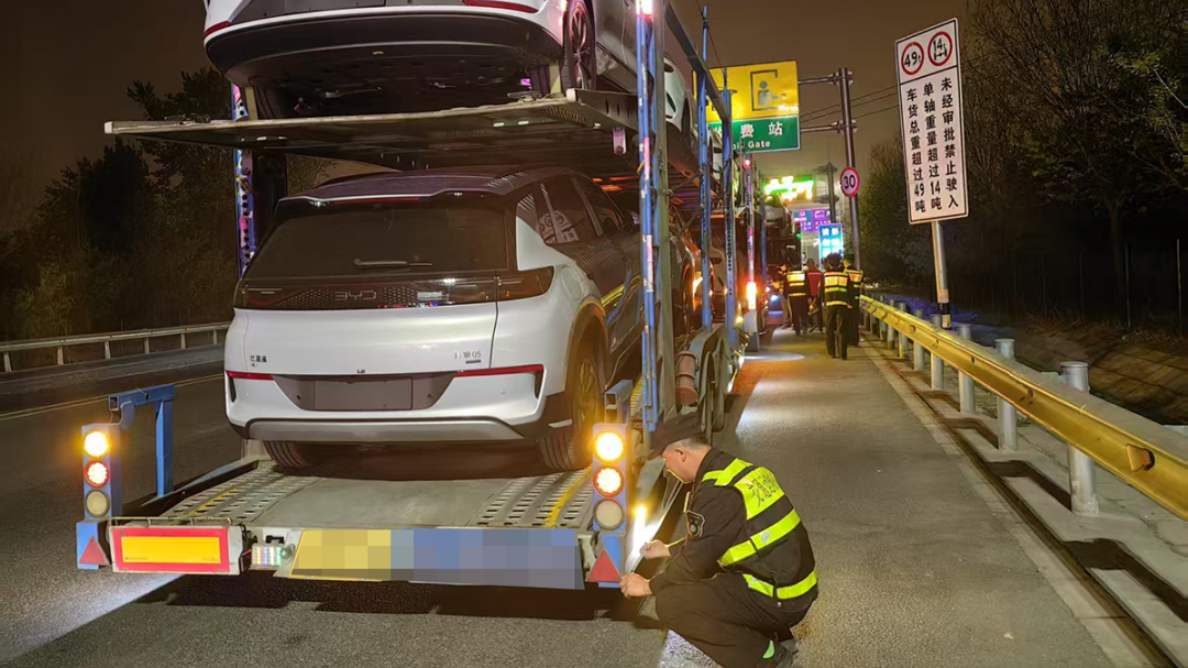 严查!重罚!零容忍!顺义亮剑东六环,治理超限车 严查!重罚!零容忍!顺义亮剑东六环,治理超限车