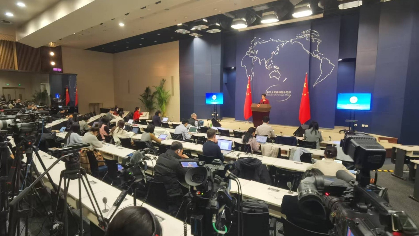 中国担任上合组织轮值主席国徽标发布!外交部介绍 中国担任上合组织轮值主席国徽标发布!外交部介绍